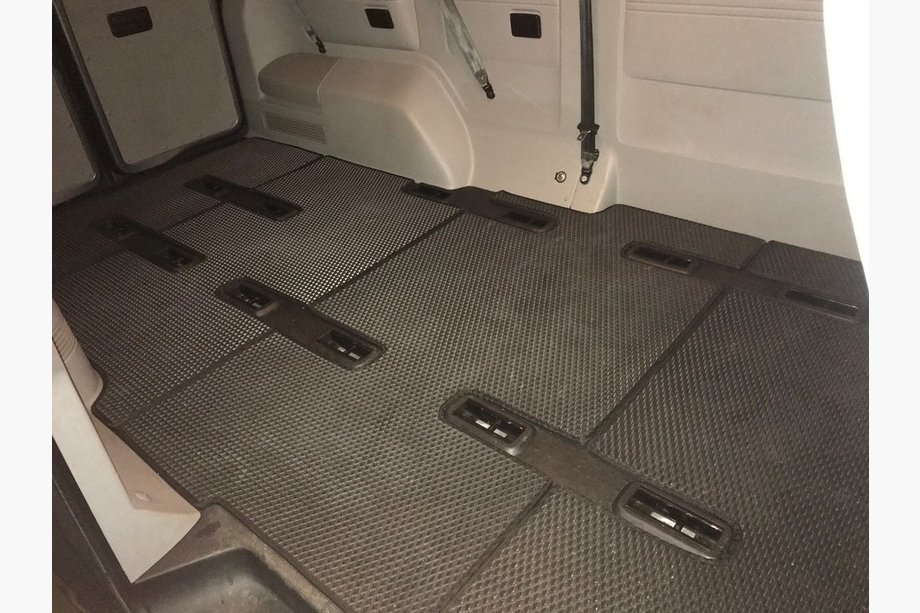 Volkswagen T5 2010-2015 Covorase EVA V1 (ampatament lung, set complet pentru habitaclu, negre) Image