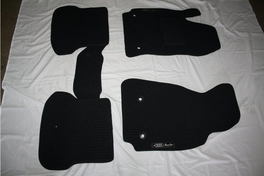 Audi 80/90 1987-1996 Covorase textile (Corona) Image