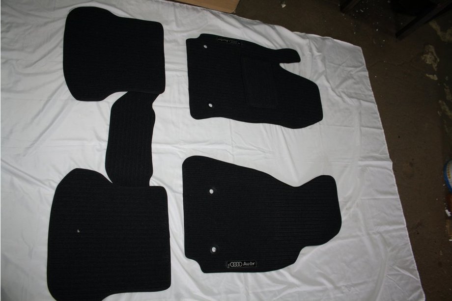 Audi A1 2010-2018 Covorase textile (Corona) Image