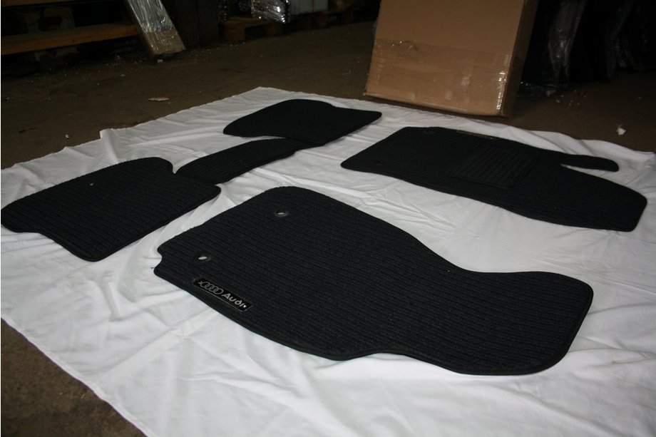 Audi A4 B8 2007-2015 Covorase textile (Corona) Image