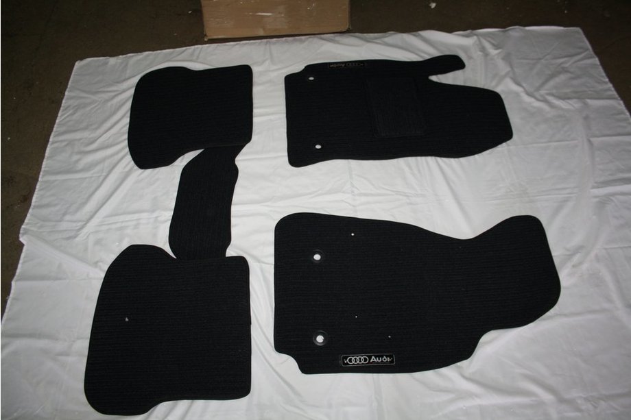 Audi A6 C5 1997-2001 Covorase textile (Corona) Image