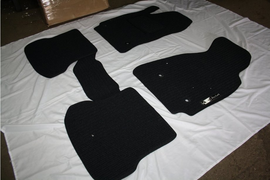 Audi A6 C6 2004-2011 Covorase textile (Corona) Image