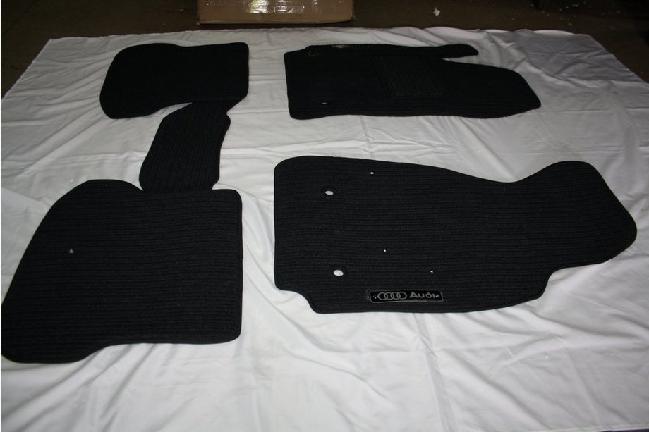 Audi A6 C7 2011-2017 Covorase textile (Corona) Image