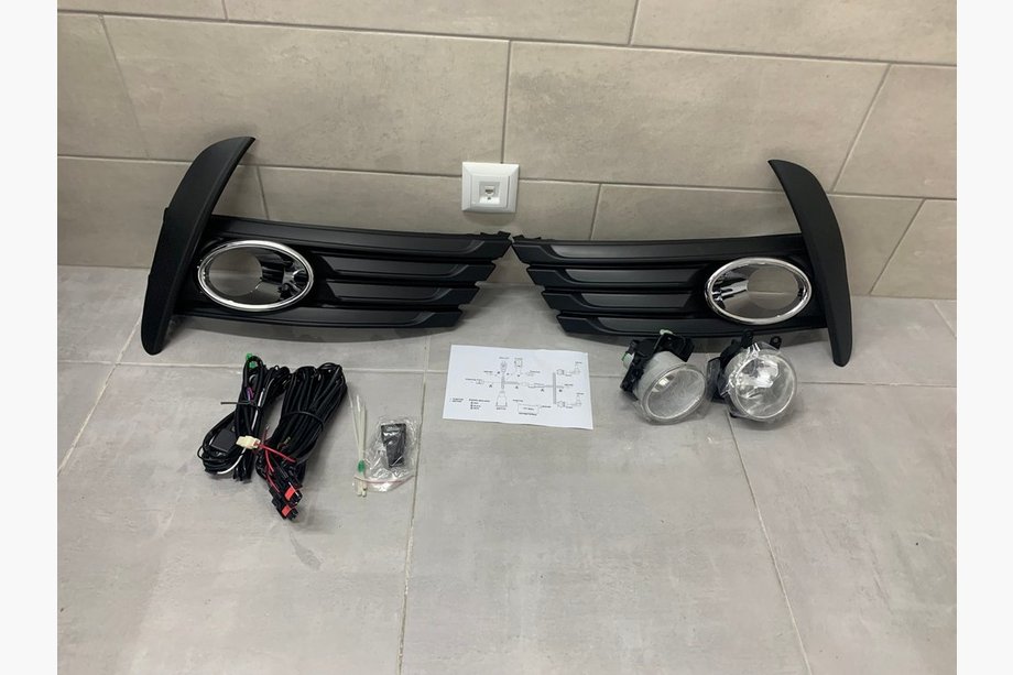 Toyota Corolla 2013-2019 Proiectoare Ceata 2017-2019 (Halogen) Image