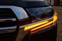 Toyota Land Cruiser 200 2007-2021 Sprancene faruri cu LED (2016↗) foto 2