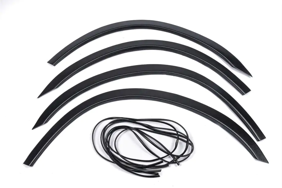Ford Transit 2000–2014 Extensii aripi 2006-2013 (ampatament scurt, 4 buc, negre) Image