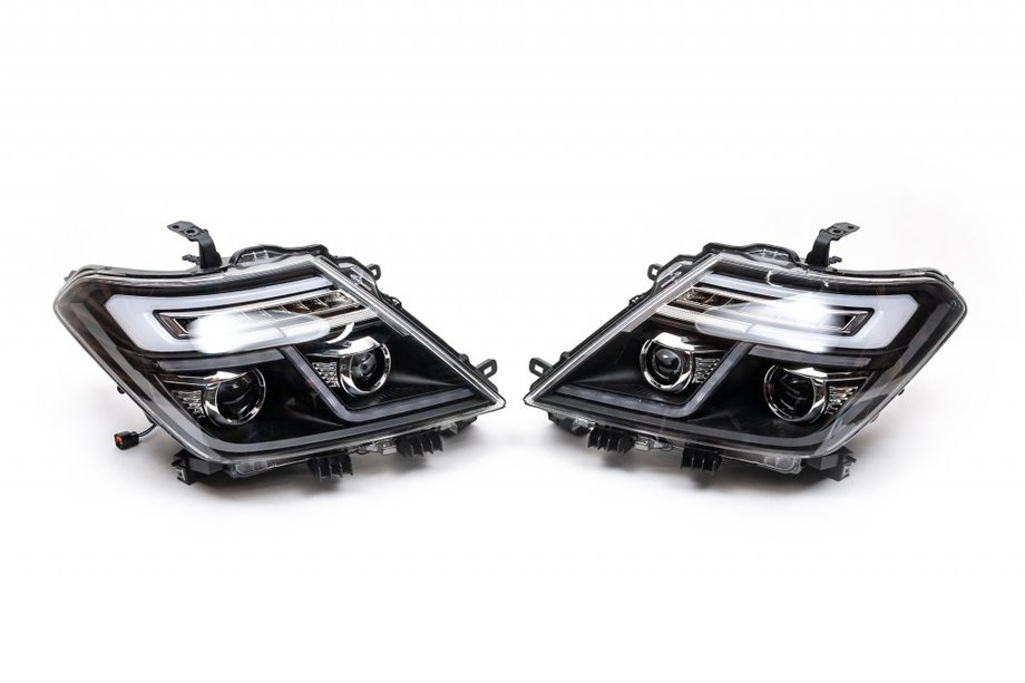 Nissan Patrol Y62 2010-2024 Faruri Fata 2010-2020 (2 Lente) Image