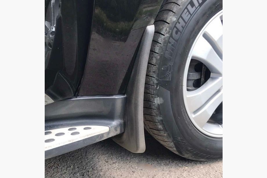 Mercedes GL class X164 2006-2012 Aparatori noroi Premium (4 buc) Image