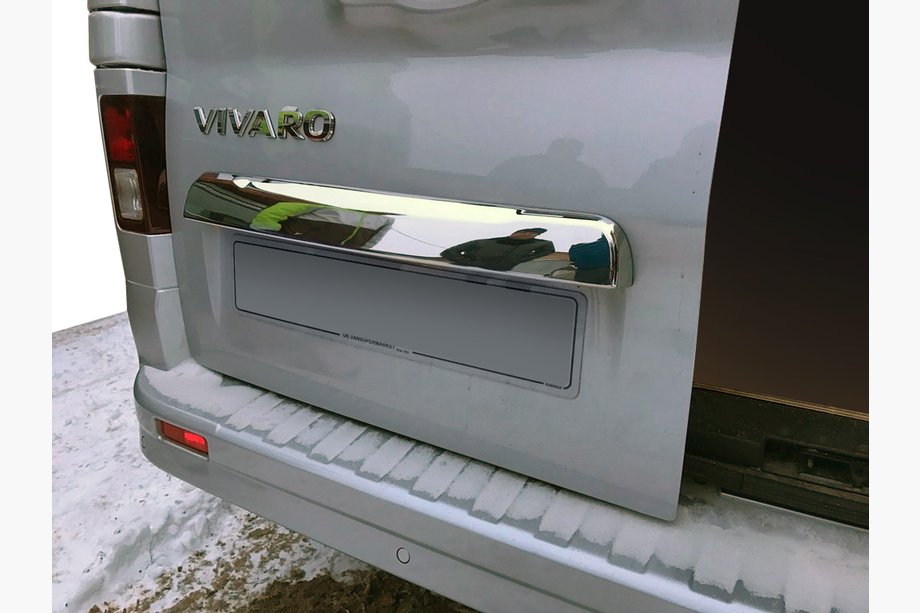 Opel Vivaro 2015-2019 Ornament inox deasupra placutei de inmatriculare Image