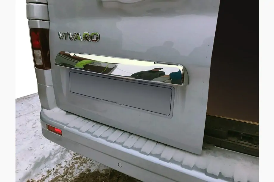 Opel Vivaro 2015-2019 Ornament inox deasupra placutei de inmatriculare Image
