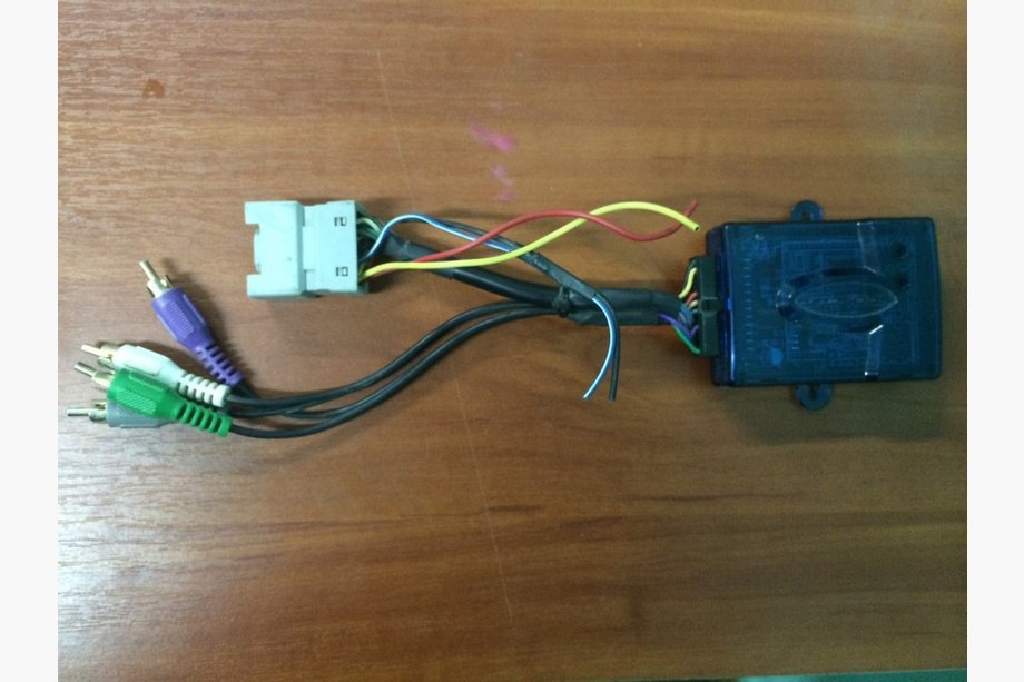 Toyota Land Cruiser Prado 120 2002-2009 Adaptor amplificator Scosche TA07SR (second hand) Image