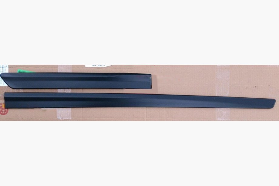 Toyota Highlander 2013-2019 Molding usa original (2 buc, partea stanga) Foto 1