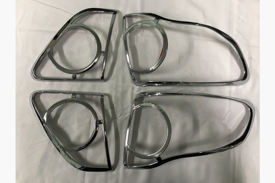Toyota Corolla 2007-2013 Capace cromate pentru stopuri (2 buc, plastic) Image