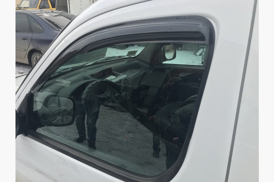 Ford Connect 2002–2006 Deflectoare Geamuri (2 buc, Aomis) Image