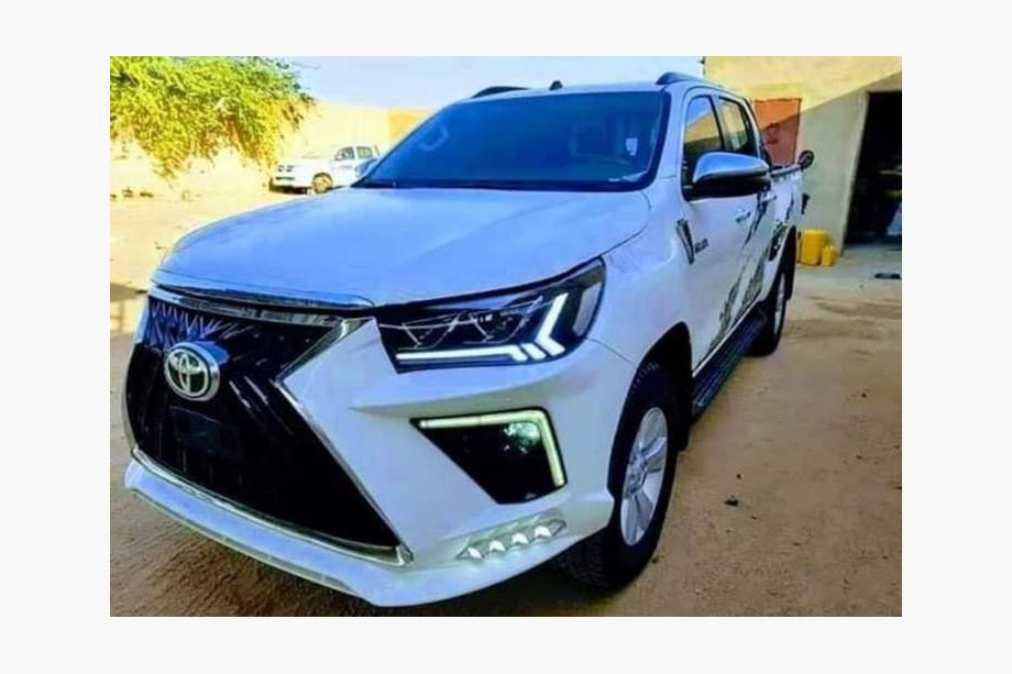 Toyota Hilux 2015- Bara fata Lexus-design V2 (pentru 2015-2020) Image
