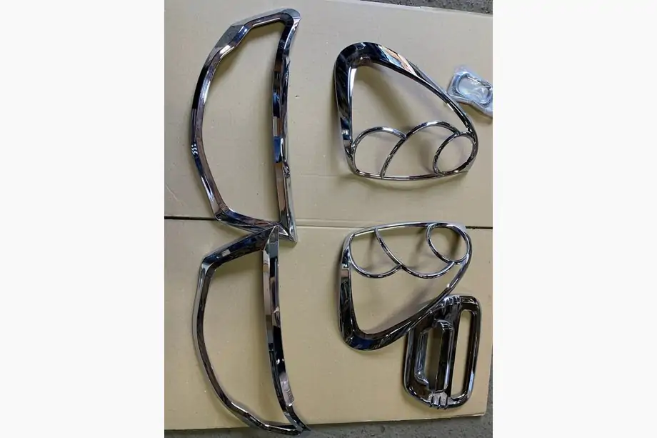 Mitsubishi L200 2006-2015 Reducere! Pachet Crom (Set) Image