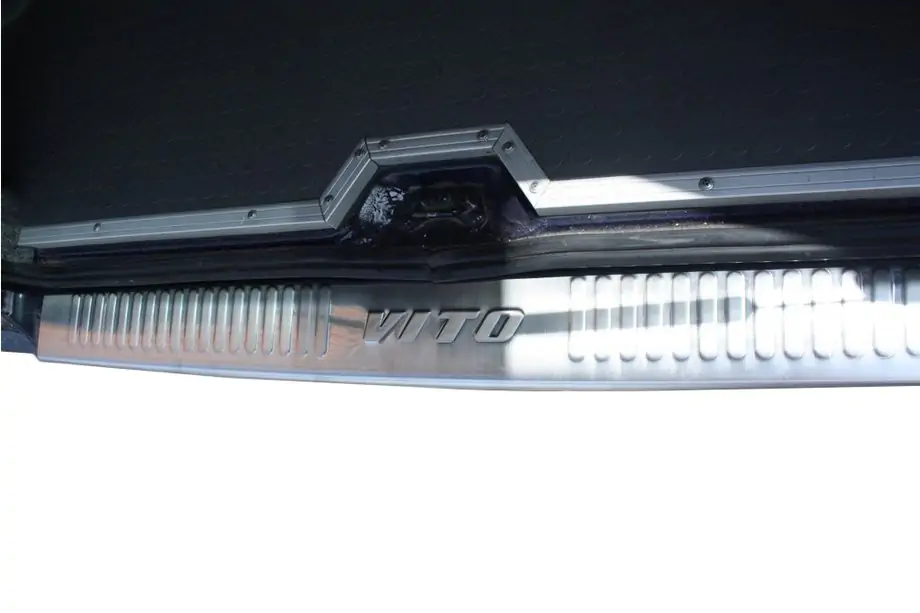 Mercedes Vito W638 1996-2003 Protectie bara spate inox (Omsa) Mat Image