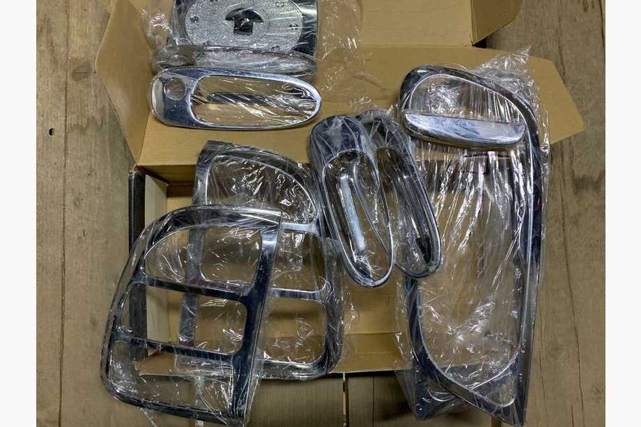 Toyota Rav 4 2001-2005 Pachet Chrome (2003-2005) Image