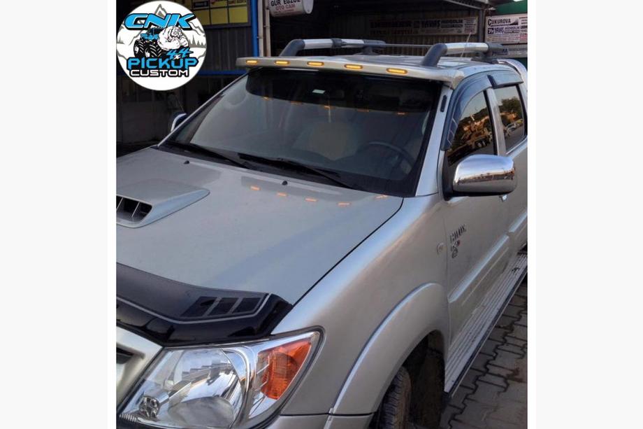Toyota Hilux 2015- Parasolar Parbriz (Meliset LED) Image