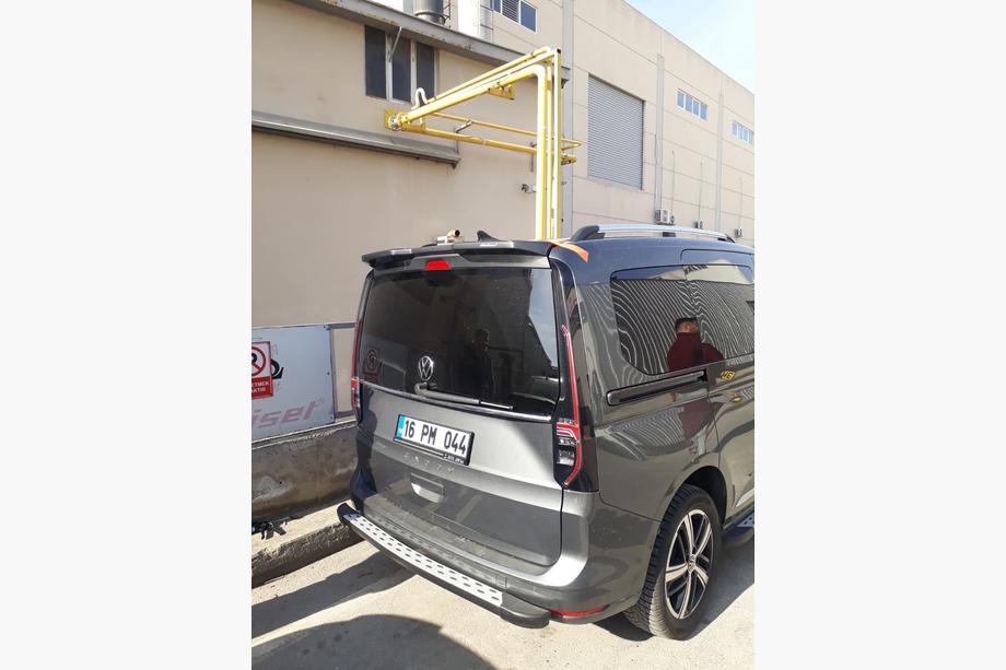 Volkswagen Caddy 2020- Spoiler spate (1 usa, grunduit) Image