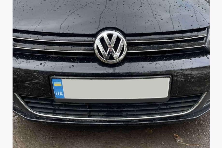 Volkswagen Golf 6 2008-2014 Emblema fata 5K0 853 601F Image
