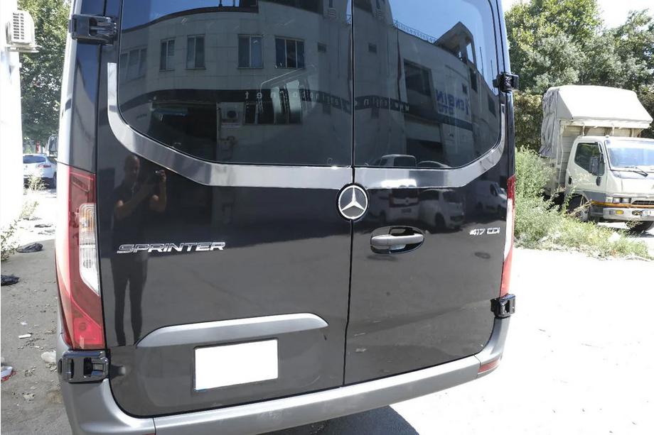 Mercedes Sprinter W907/W910 2018- Ornament geam spate V-2 Carmos (2 buc, inox) Foto 5
