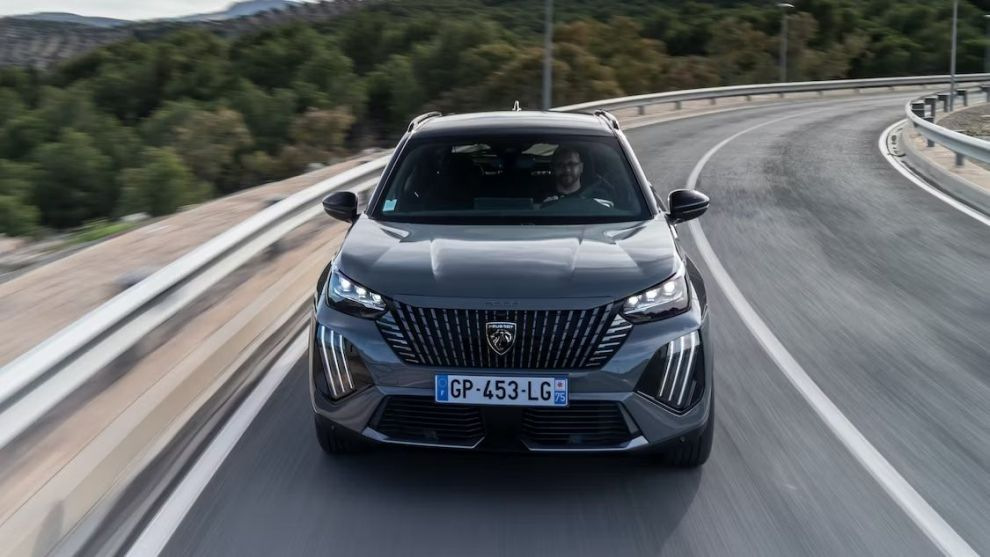Crossover compact actualizat Peugeot 2008