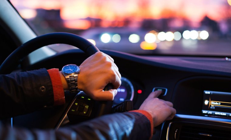 Sfaturi pentru o călătorie plăcută și fără stres cu mașina