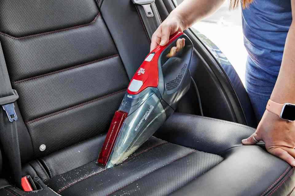 Aspirator auto: argumente pro și contra, cum să alegi