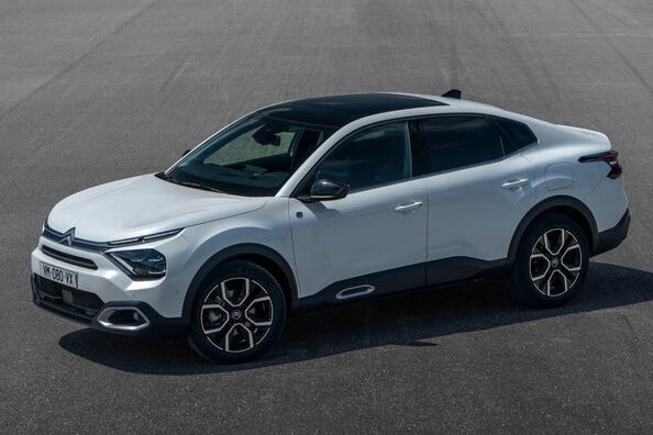 Revizuirea sedanului „crossover” Citroen C4 X