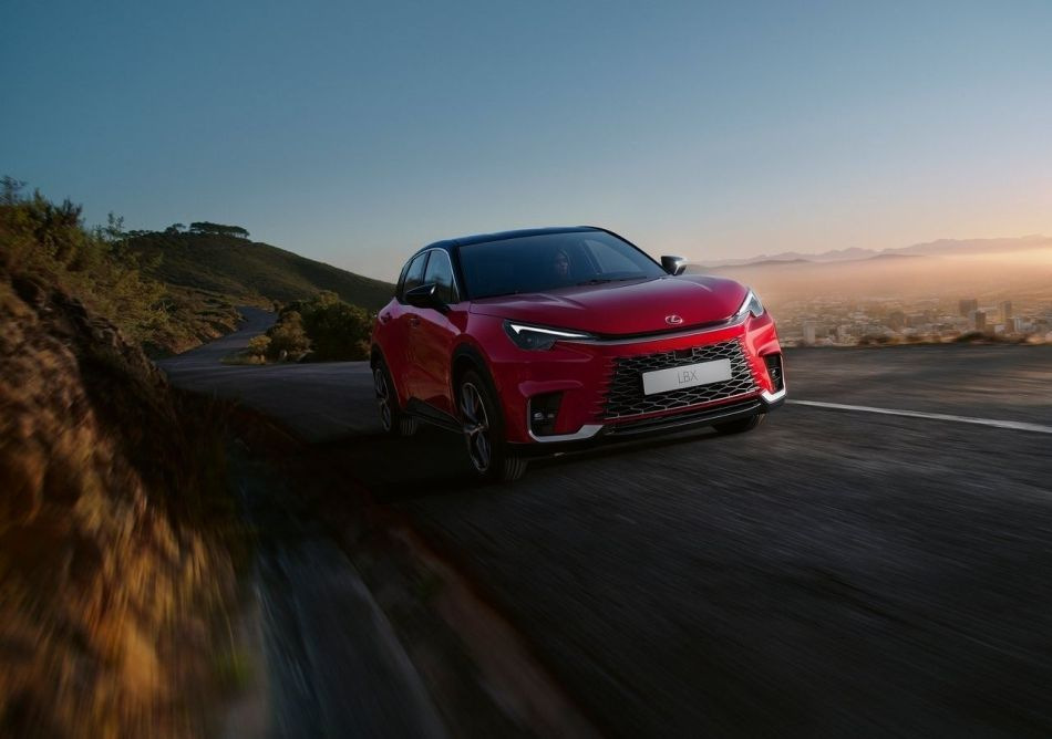 Prezentare generală a crossover-ului premium compact Lexus LBX
