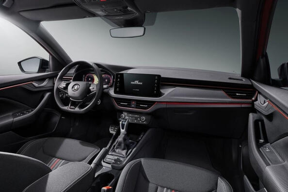Revizuirea crossover-ului actualizat al primei generații Skoda Kamiq Fotografie 5