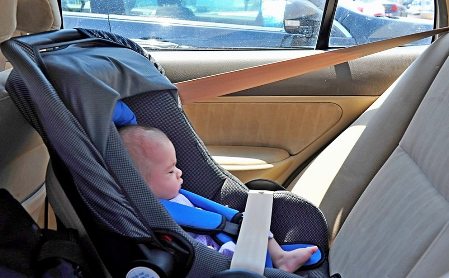 Cum să alegi un scaun auto pentru copii: sfaturi și recomandări