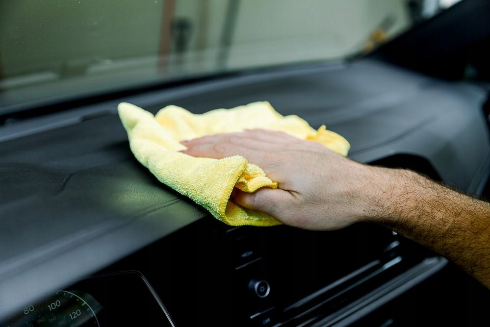 Îngrijirea interiorului plasticului: sfaturi și recomandări