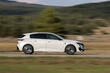 Revizuirea hatchback-ului electric compact Peugeot e-308 foto 3