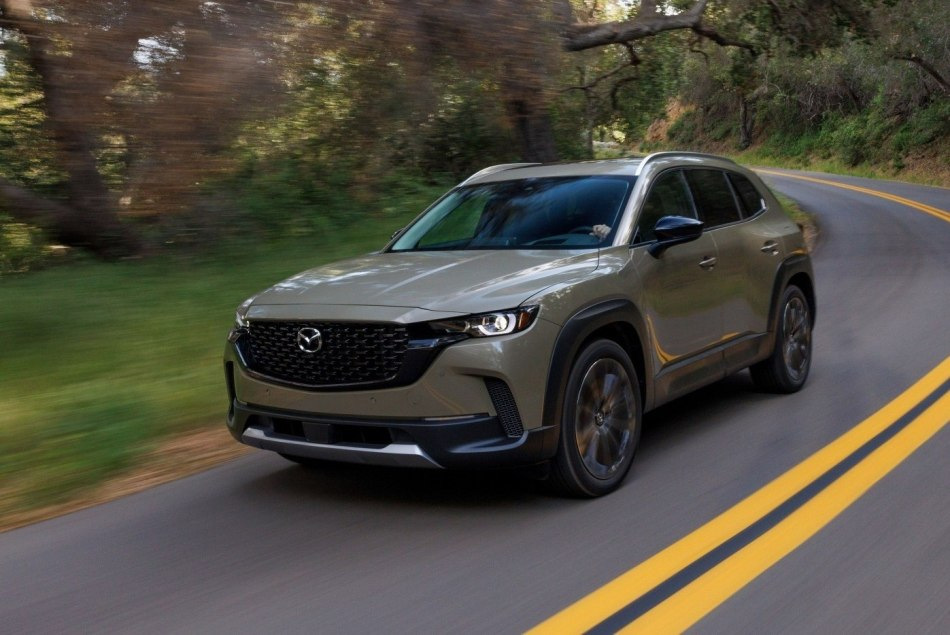 Revizuirea crossover-ului cu tracțiune integrală Mazda СХ-50