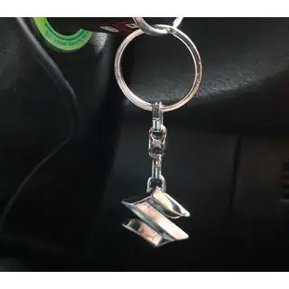Breloc metalic cu logo Suzuki foto 1