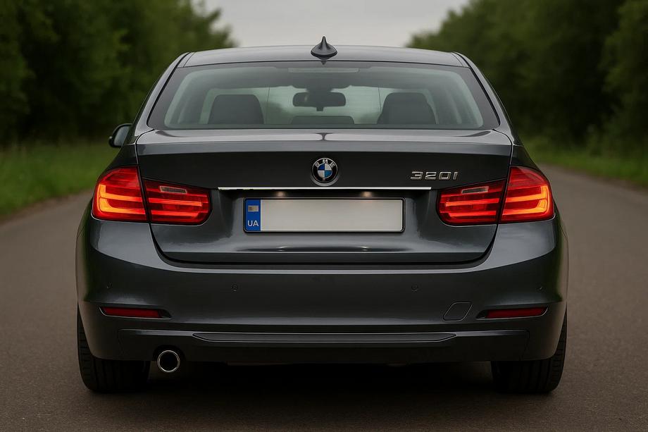 BMW 3 Series F30/F31 2012-2019 Ornament inox deasupra placutei de inmatriculare Sedan (Crom) Image