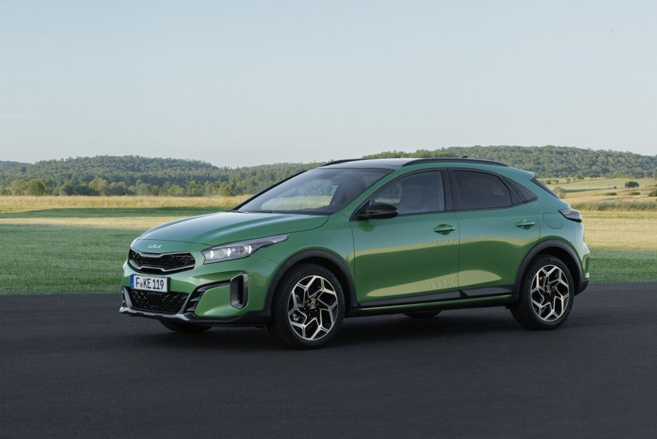 Revizuirea hatchback-ului off-road KIA XCeed actualizat
