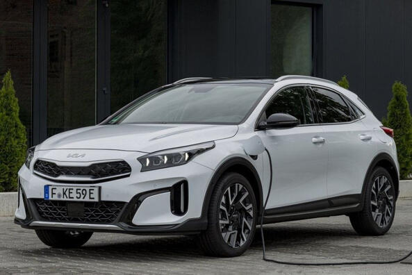 Revizuirea hatchback-ului off-road KIA XCeed actualizat