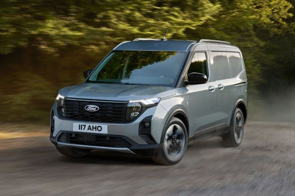Revizuirea furgonetei Ford Transit Courier din a doua generație