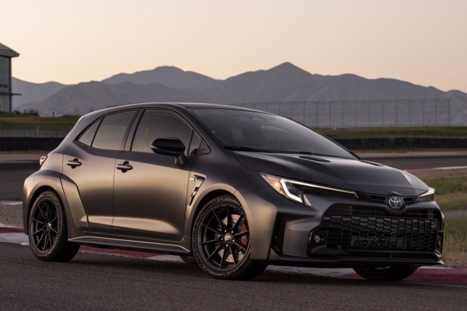 Hatchback cu tracțiune integrală „încărcat” Toyota Corolla GR
