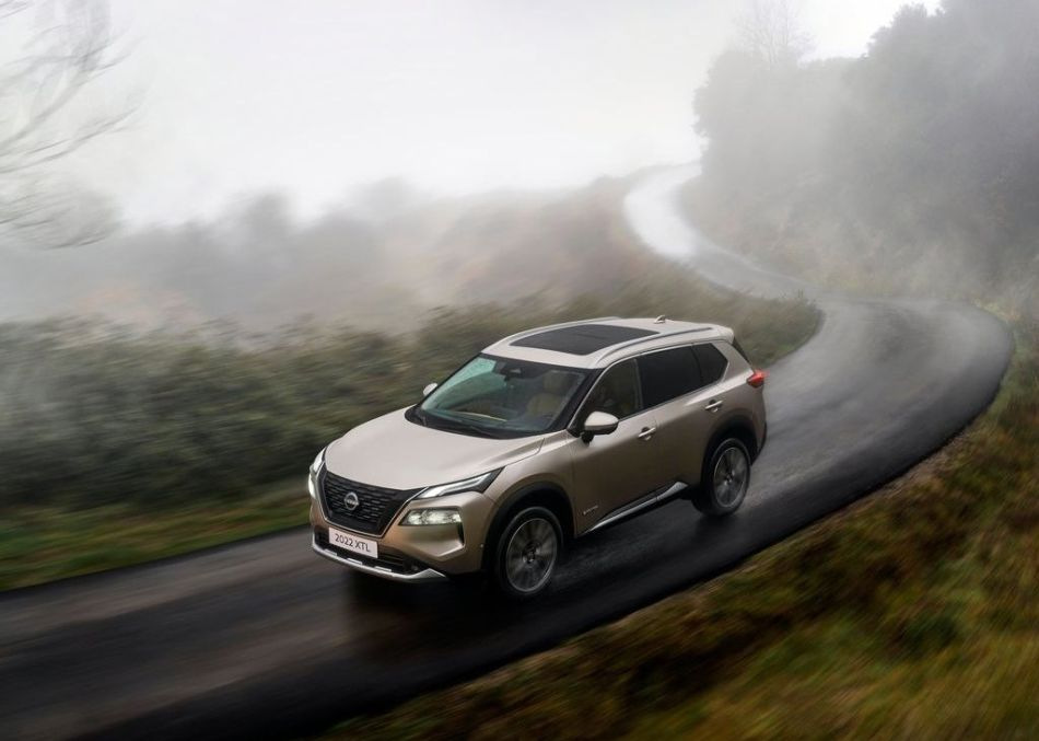 Revizuirea noii generații de crossover Nissan X-Trail