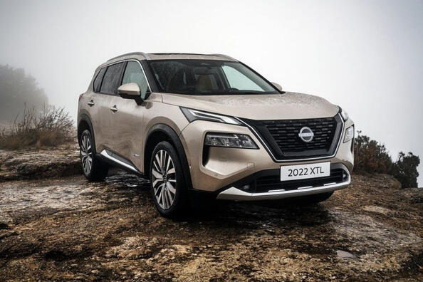 Revizuirea noii generații de crossover Nissan X-Trail