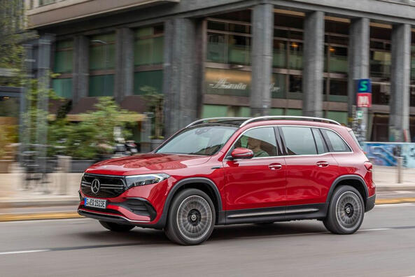 Mercedes-Benz EQB: un crossover electric elegant