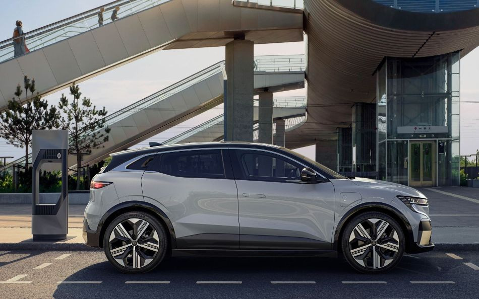 Revizuirea hatchback-ului electric Renault Megane E-Tech