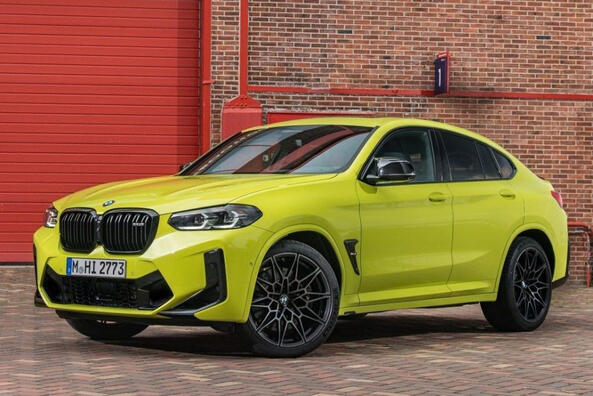 Prezentare generală a modificării sportive a crossover-ului BMW X4 M