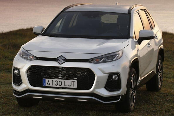 Prezentare generală a crossover-ului hibrid Suzuki Across cu tracțiune integrală