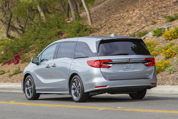 Honda Odyssey: un monovolum de familie cu caracteristici unice Fotografie 4
