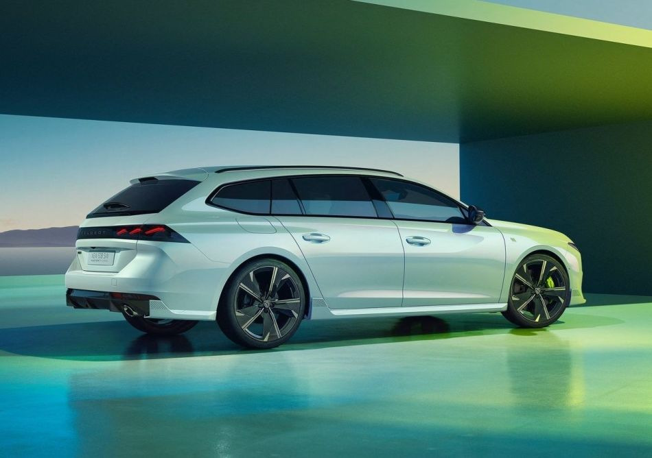 Revizuirea break-ului Peugeot 508 SW actualizat